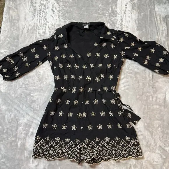 Venus Women's Size 6 Floral Embroidered Eyelet Wrap Tie Romper 100% Cotton Boho - Picture 4 of 9